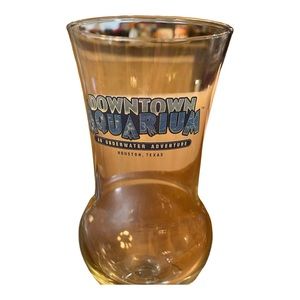 Set of 4 Hurricane glasses from Houston’s Downtown Aquarium. EUC 8” x 3”